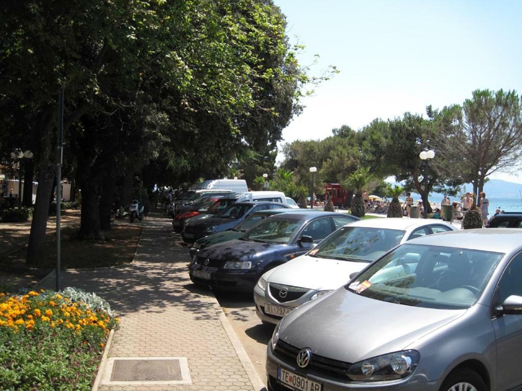 Apartment Katnic 1-2-3 ซริกเวนิซา ภายนอก รูปภาพ