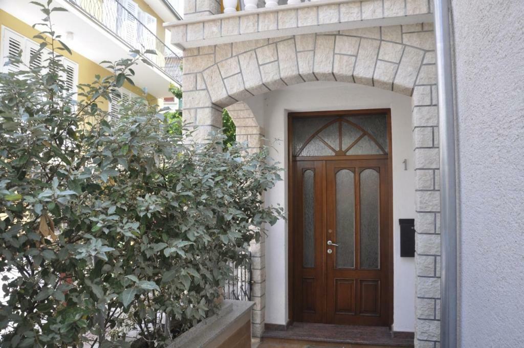 Apartment Katnic 1-2-3 ซริกเวนิซา ภายนอก รูปภาพ
