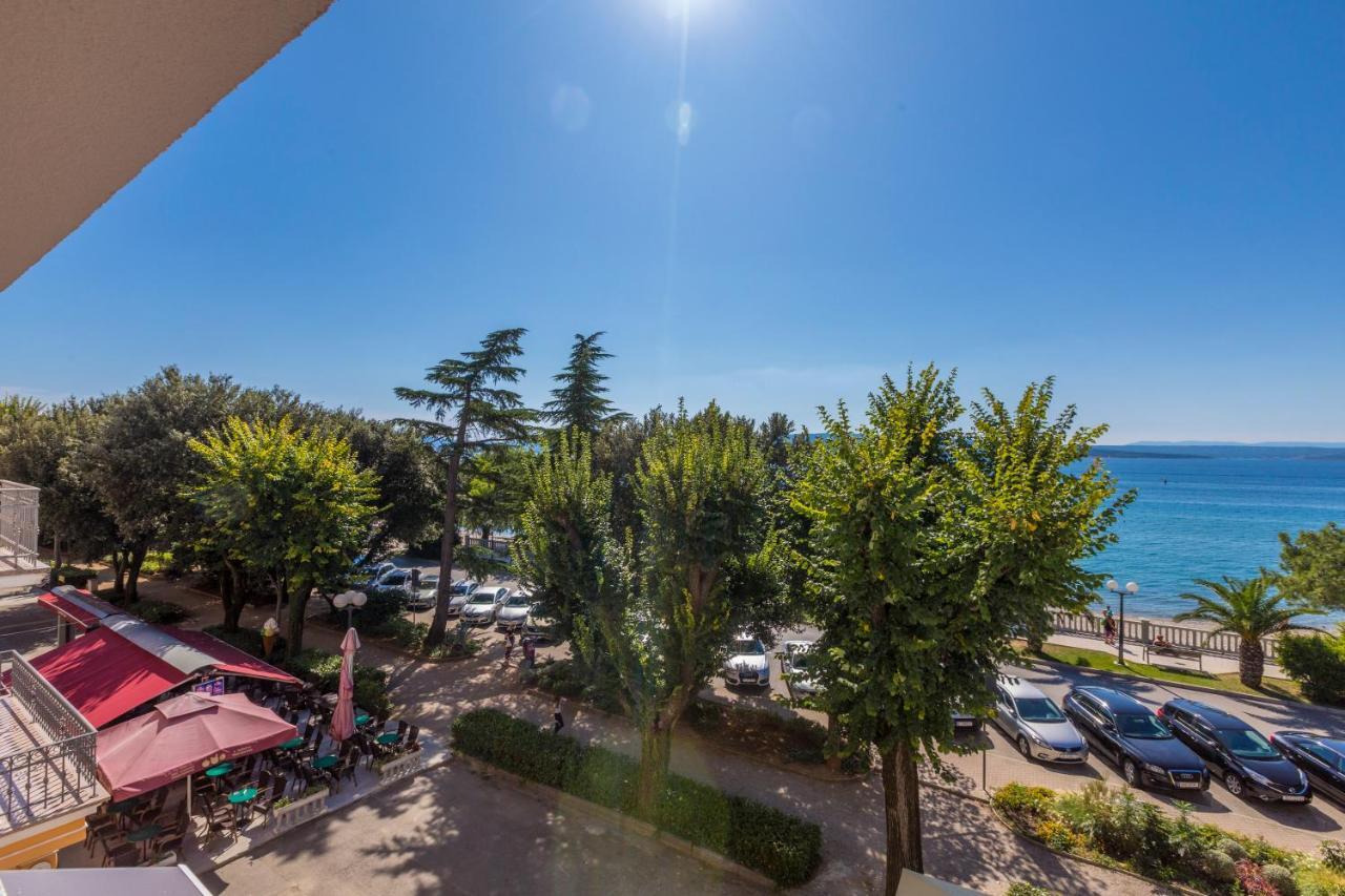 Apartment Katnic 1-2-3 ซริกเวนิซา ภายนอก รูปภาพ