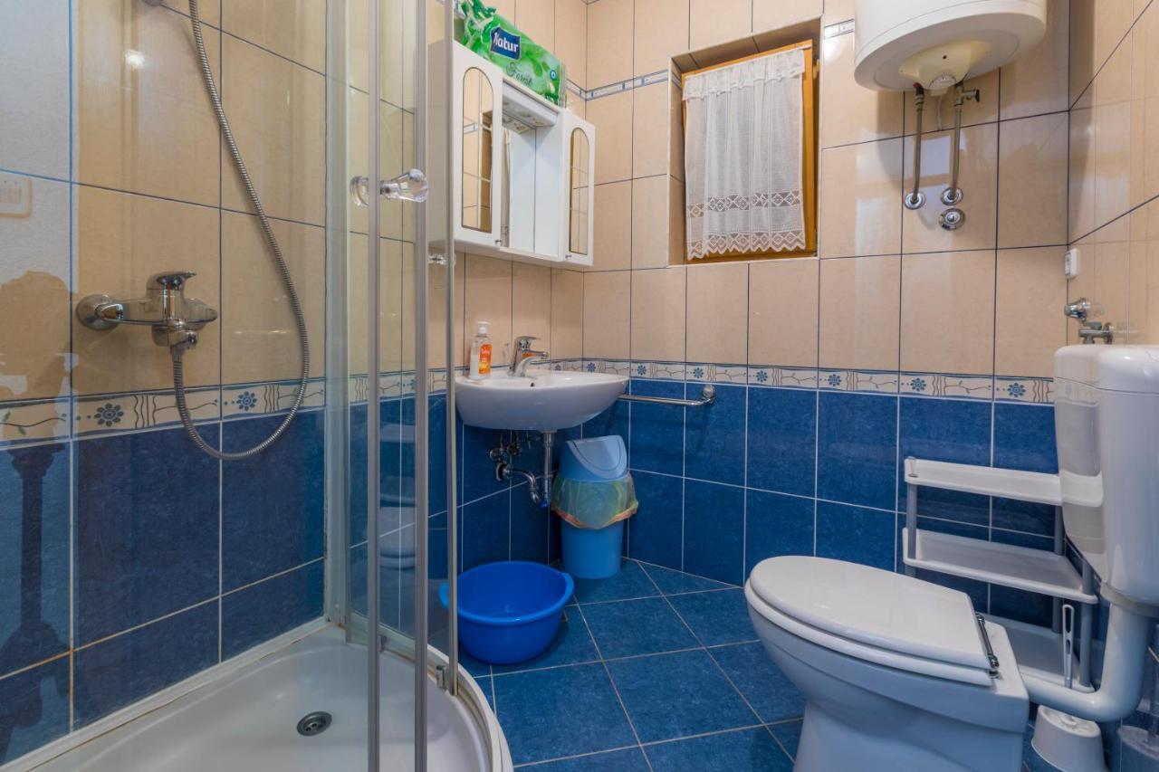 Apartment Katnic 1-2-3 ซริกเวนิซา ภายนอก รูปภาพ